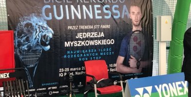Zawodnik YONEX Jędrzej Myszkowski rozpoczął bicie Rekordu Guinnessa!
