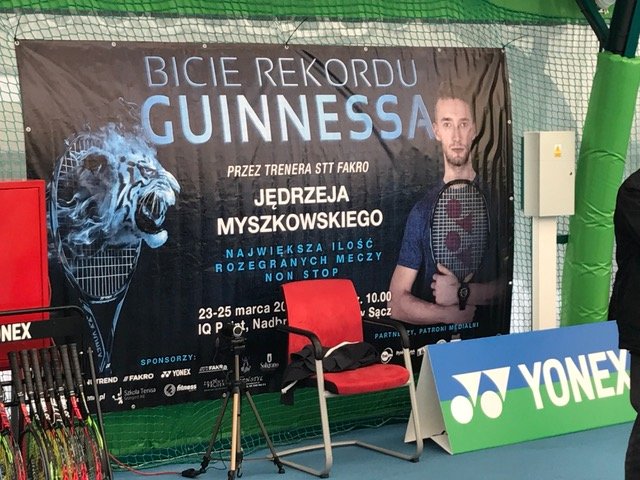 Zawodnik YONEX Jędrzej Myszkowski rozpoczął bicie Rekordu Guinnessa!
