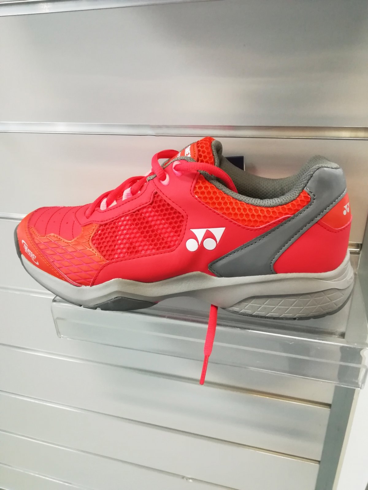 Nowe buty do tenisa Yonex Lumio dla ceniących ekonomiczne rozwiązania